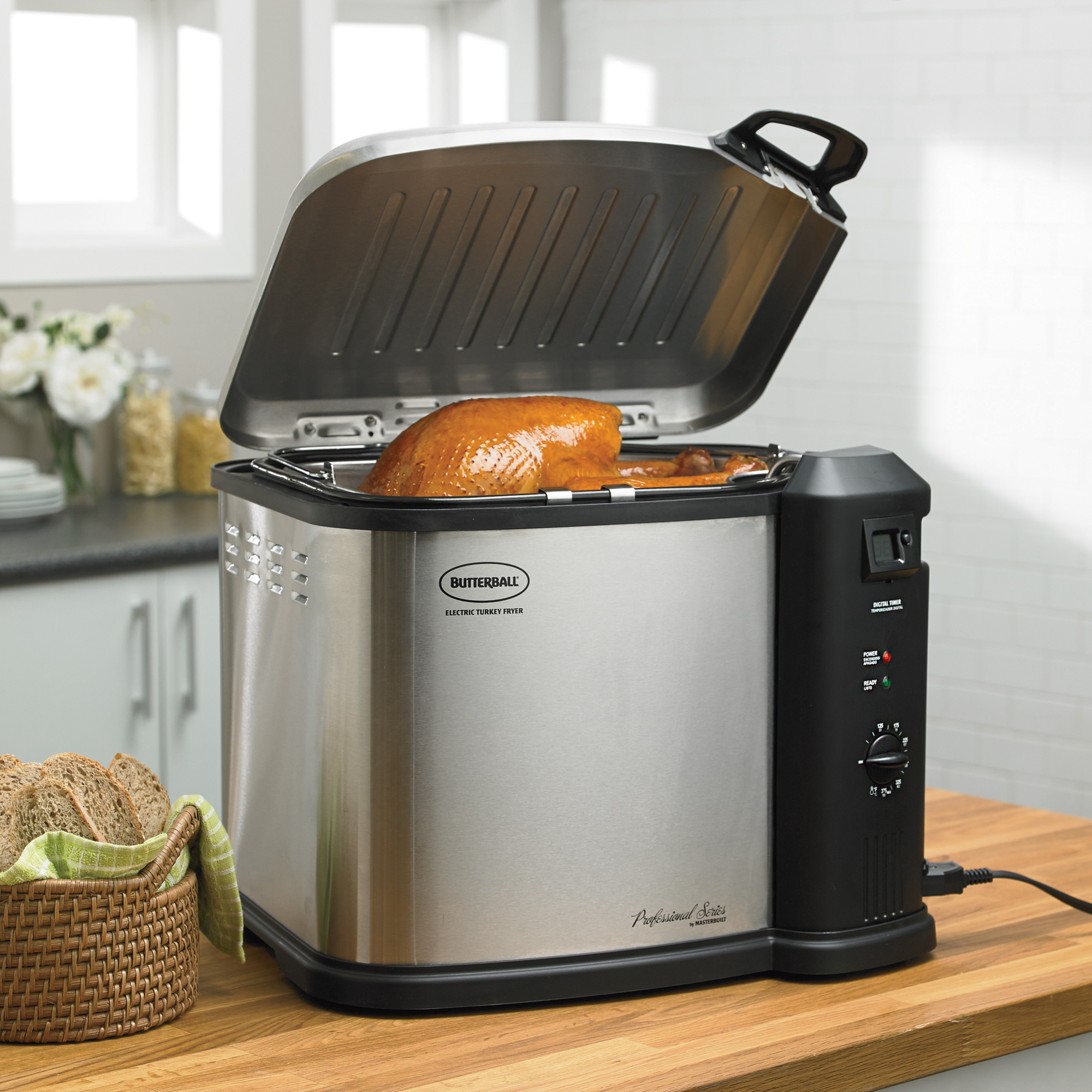 https://www.indianaconnection.org/wp-content/uploads/2015/10/Butterball-XL-Indoor-Electric-Turkey-Fryer.jpg