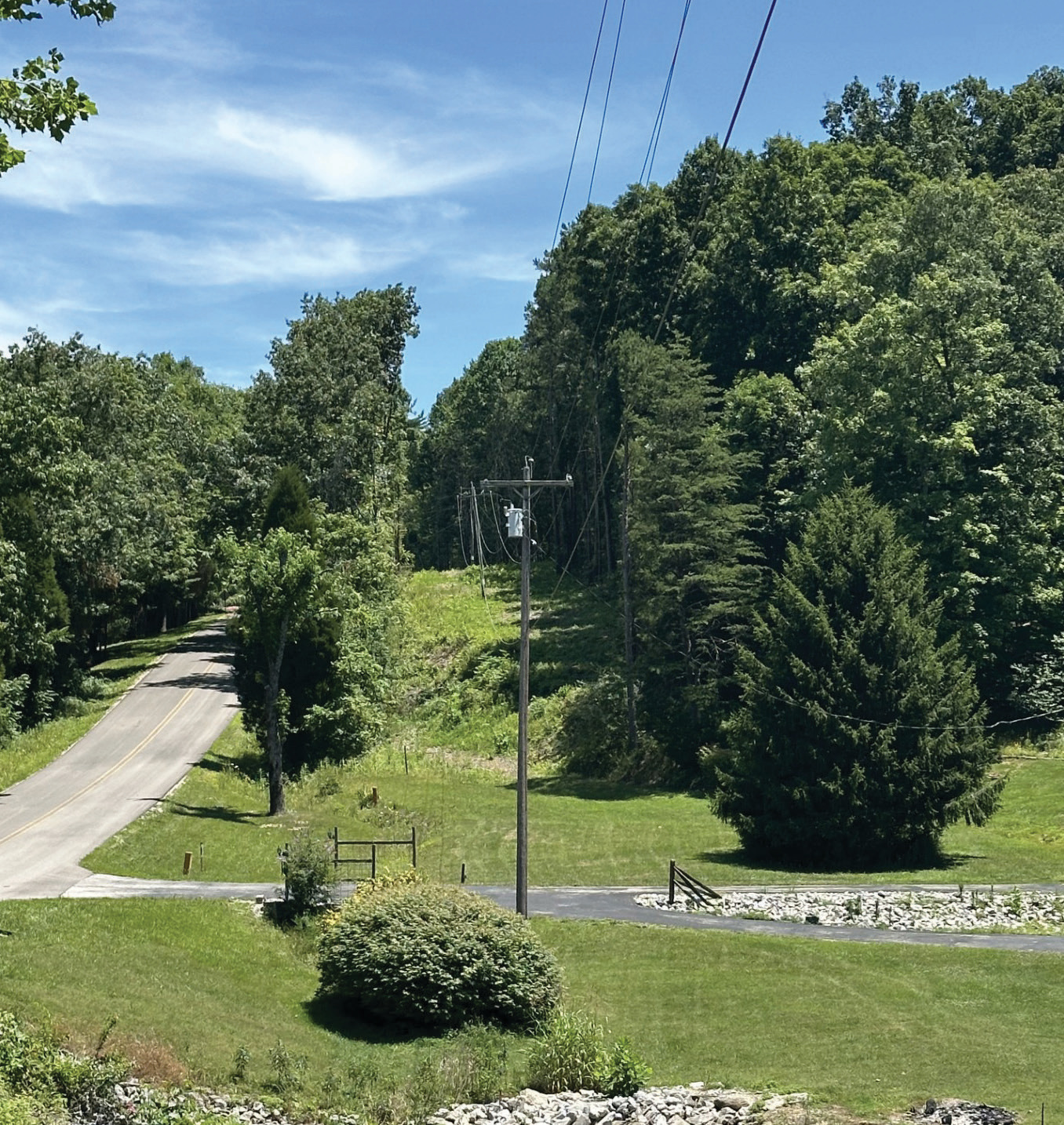 Right-of-way up Leopold Hill