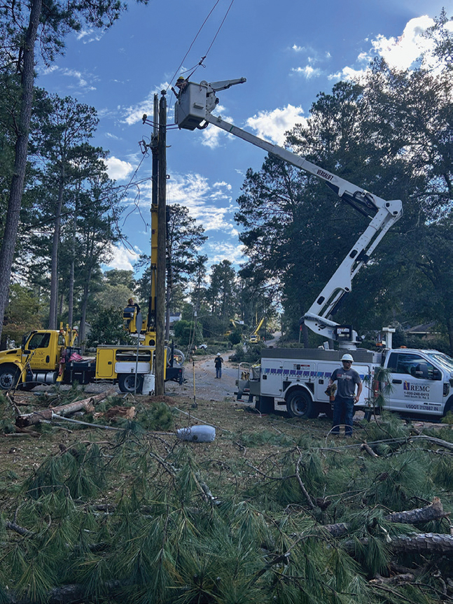 Orange linemen working in Georgia