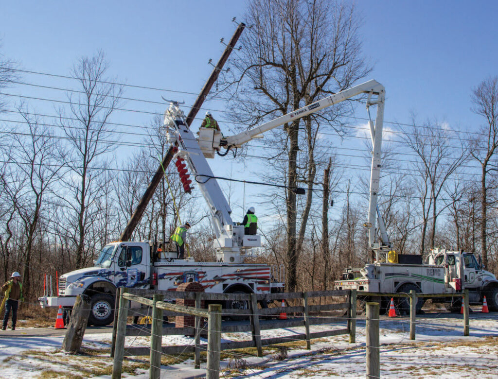 Orange County REMC linemen working